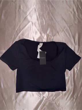 Fabletics Black Scoop Neck Short Sleeve Crop Top